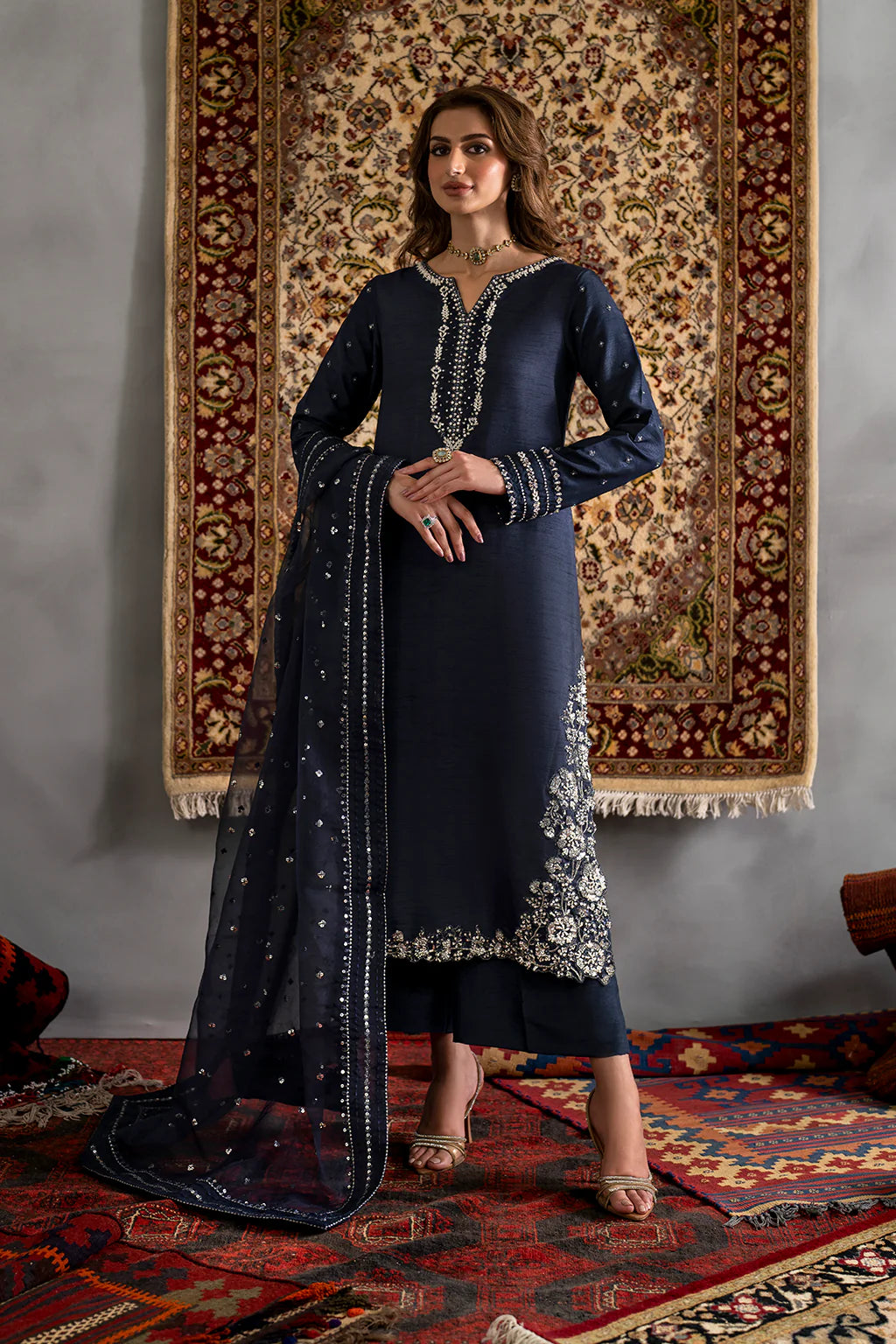 Iznik Raw Silk Embroidered Ensemble