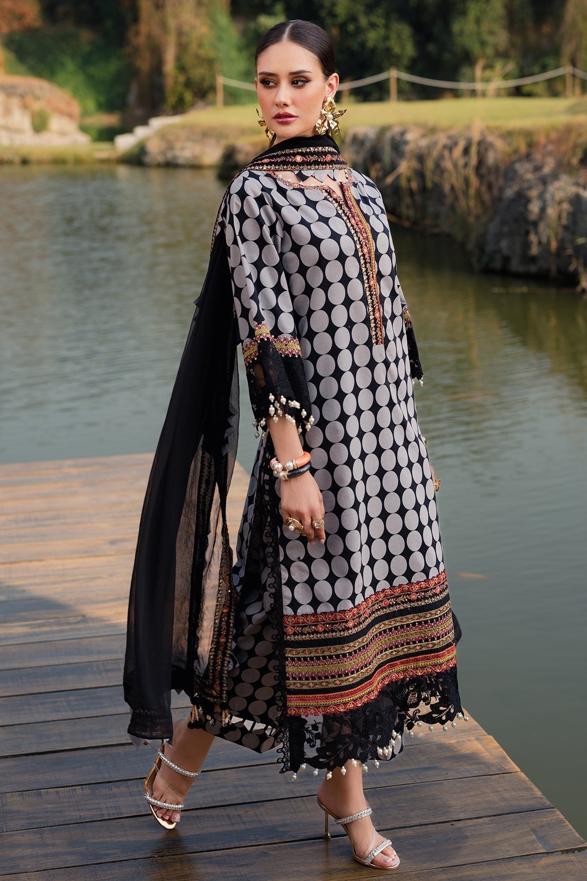 Charizma – Black Lawn 3PC