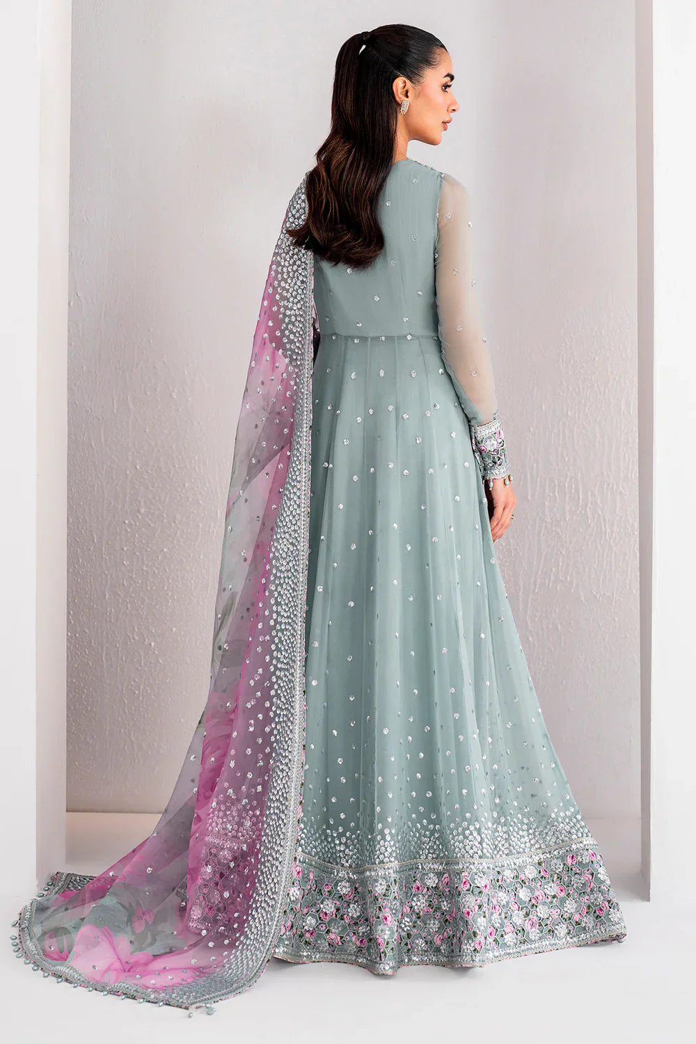 Jazmin – Elegant Sequence Replica UC-3062