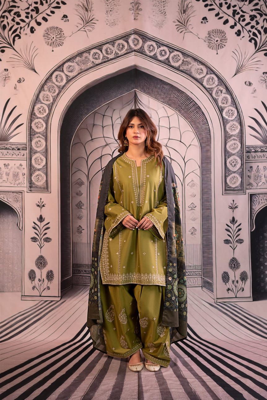Izel Dhanak Elegance