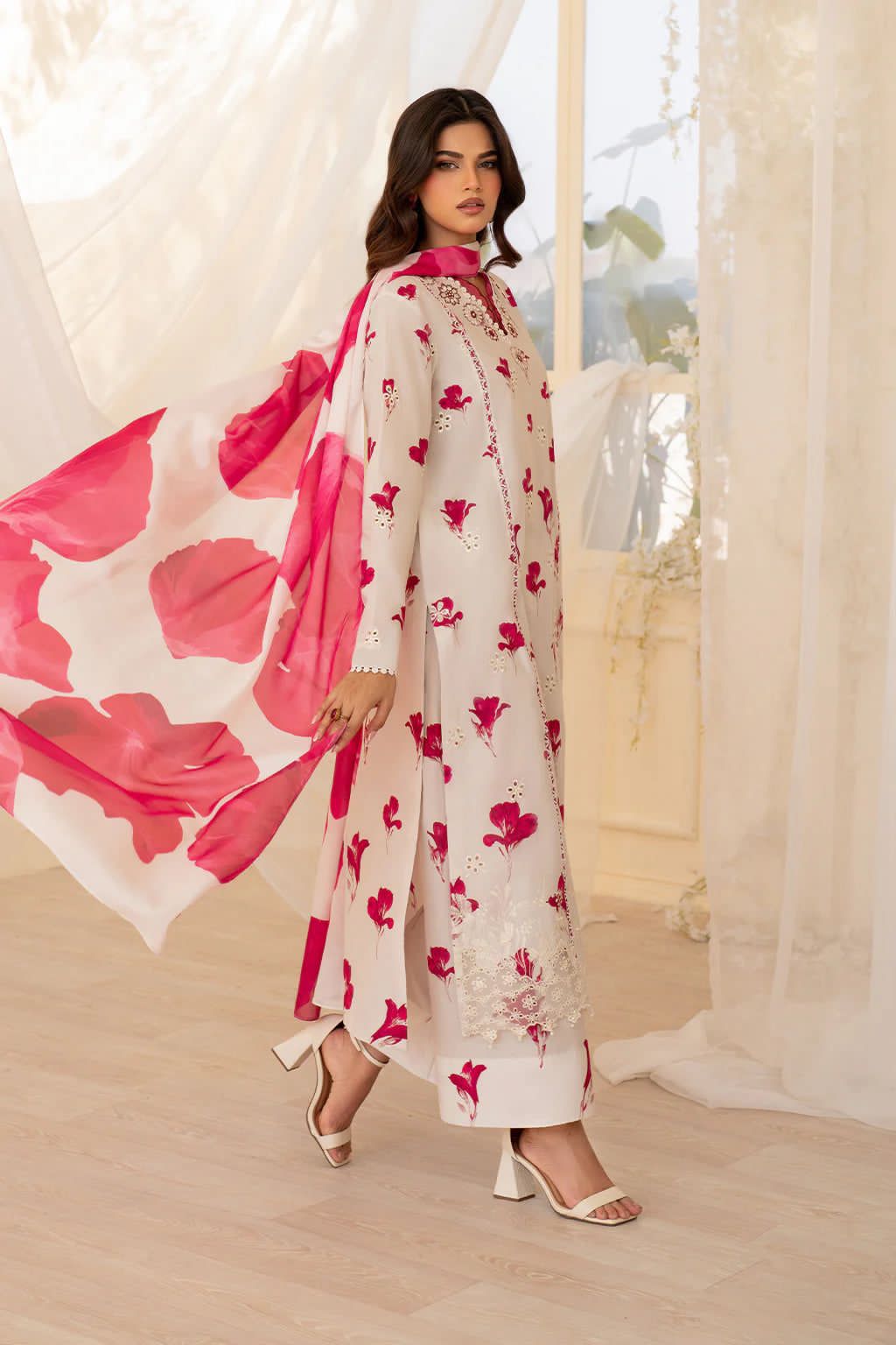 Iznik Khaddar Artistry