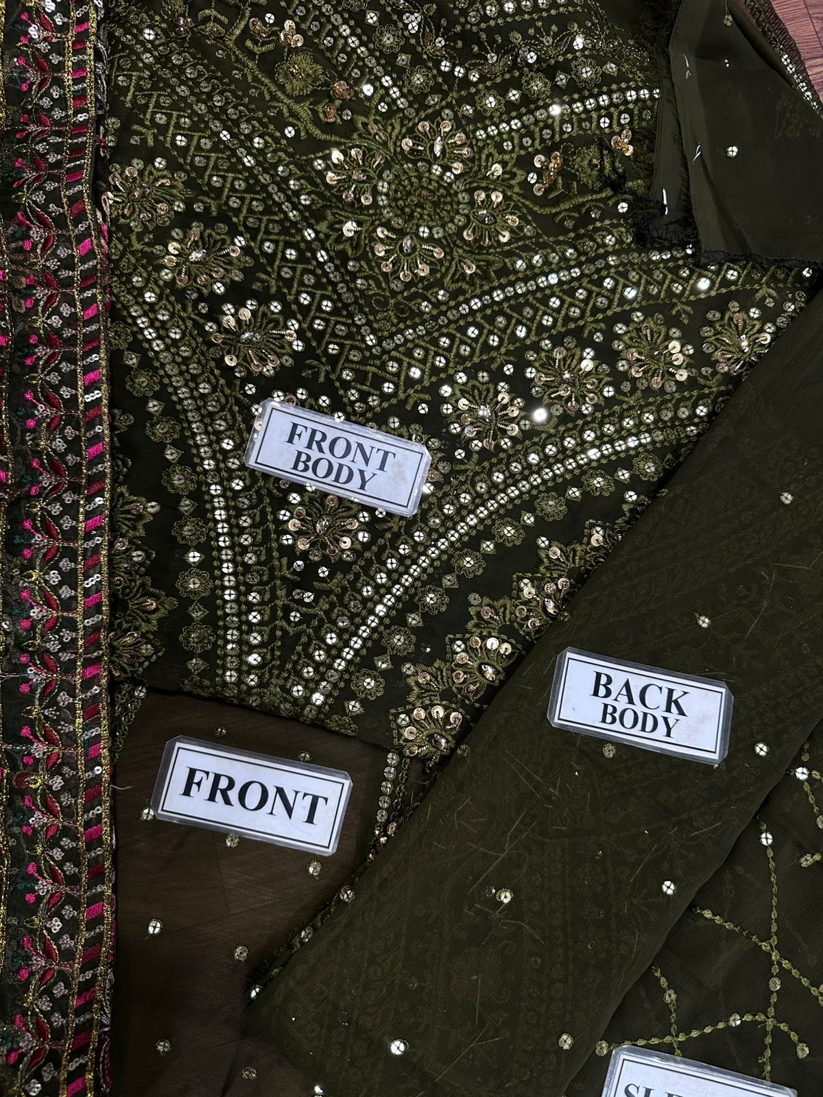 BRAND…ALIZEH
Unstitch Replica