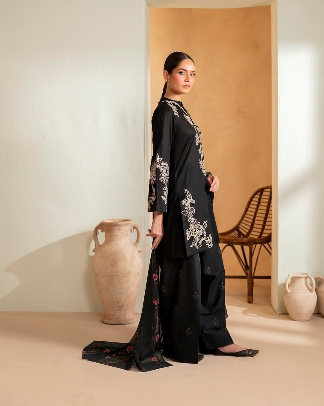 Iznik Heavy Embroidered Dhanak Suit