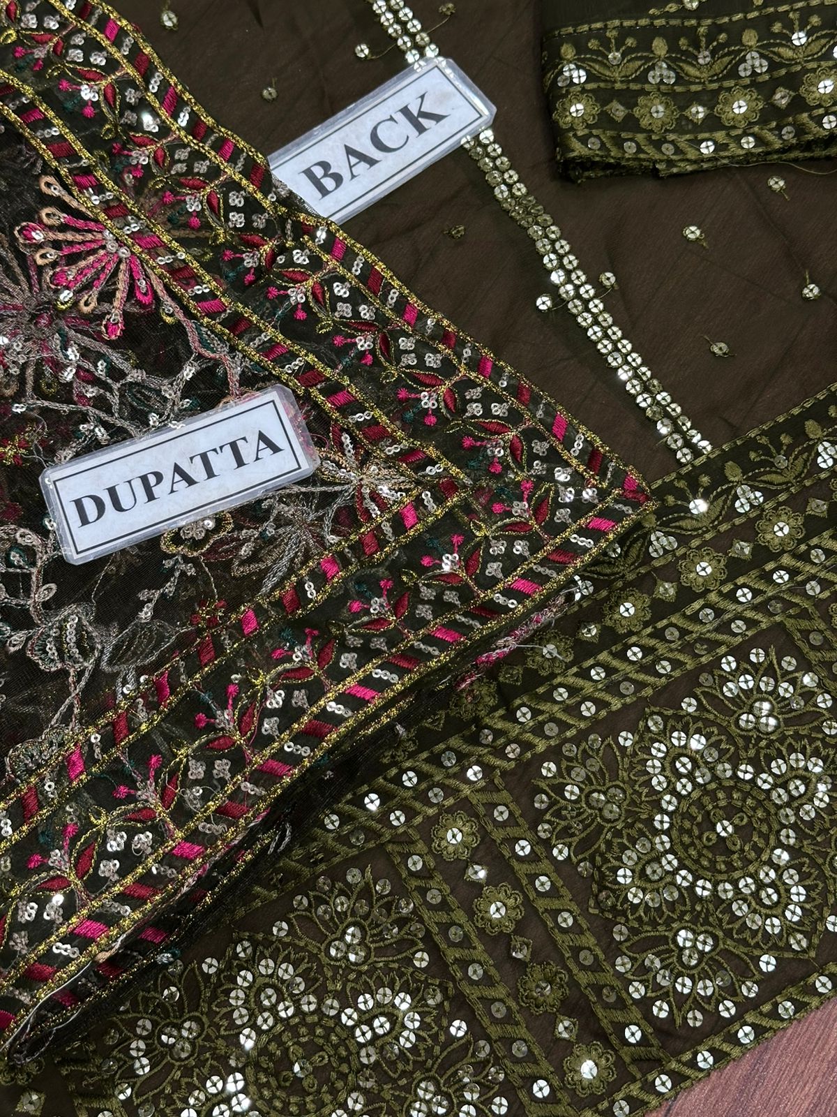 BRAND…ALIZEH
Unstitch Replica