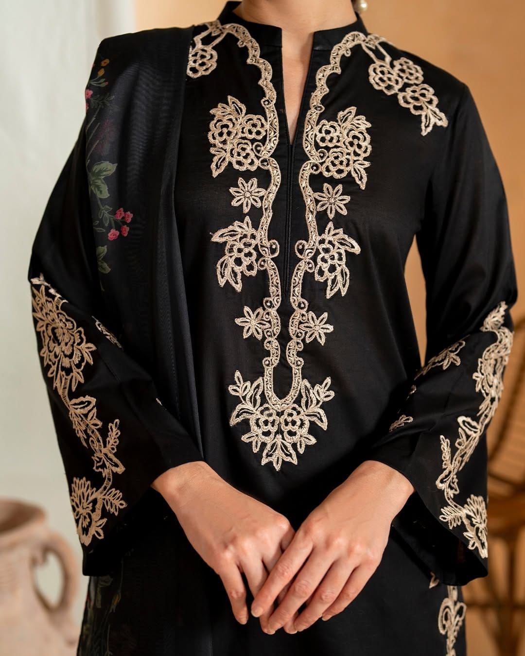 Iznik Heavy Embroidered Dhanak Suit