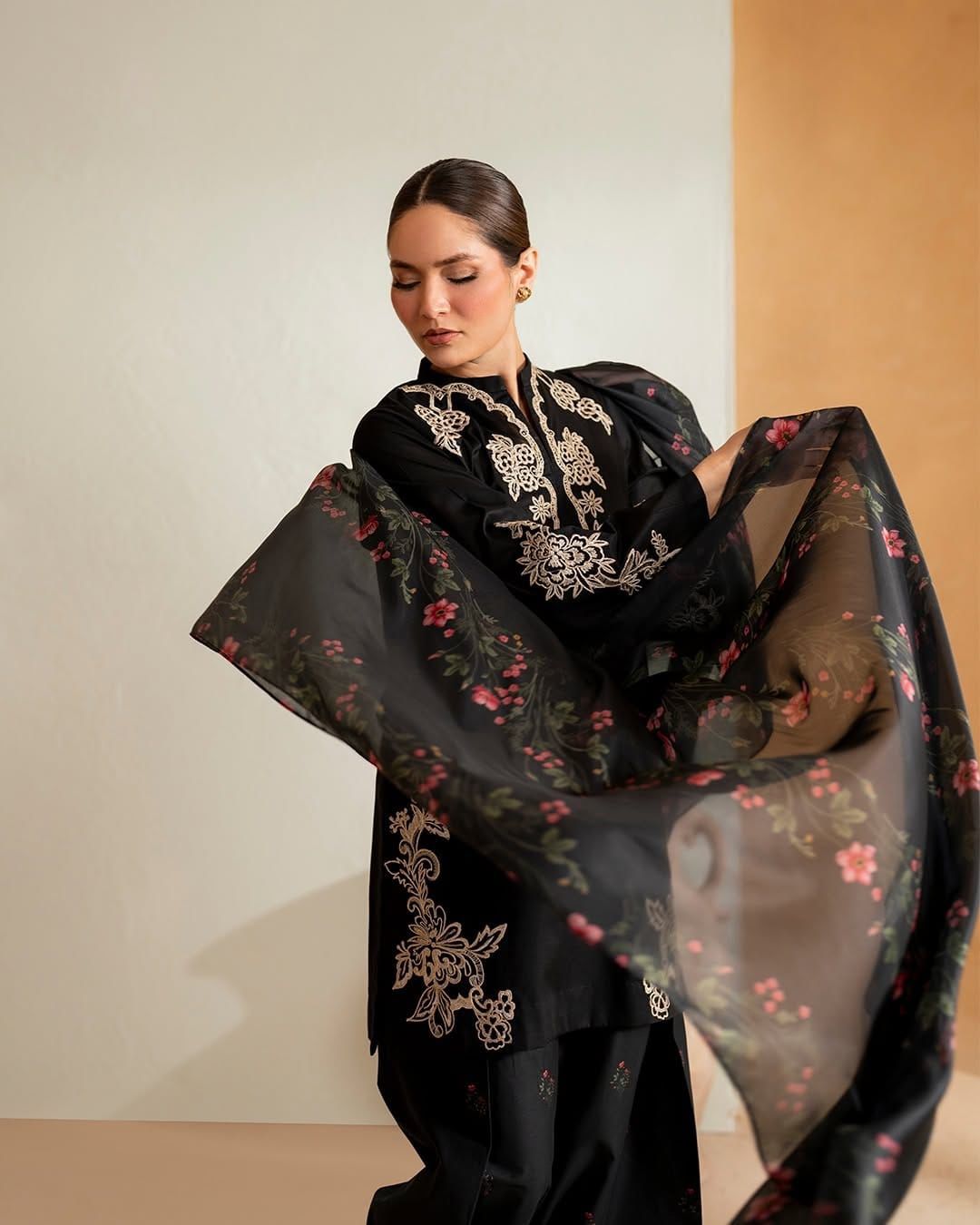 Iznik Heavy Embroidered Dhanak Suit
